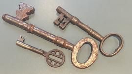 Three handsome keys
